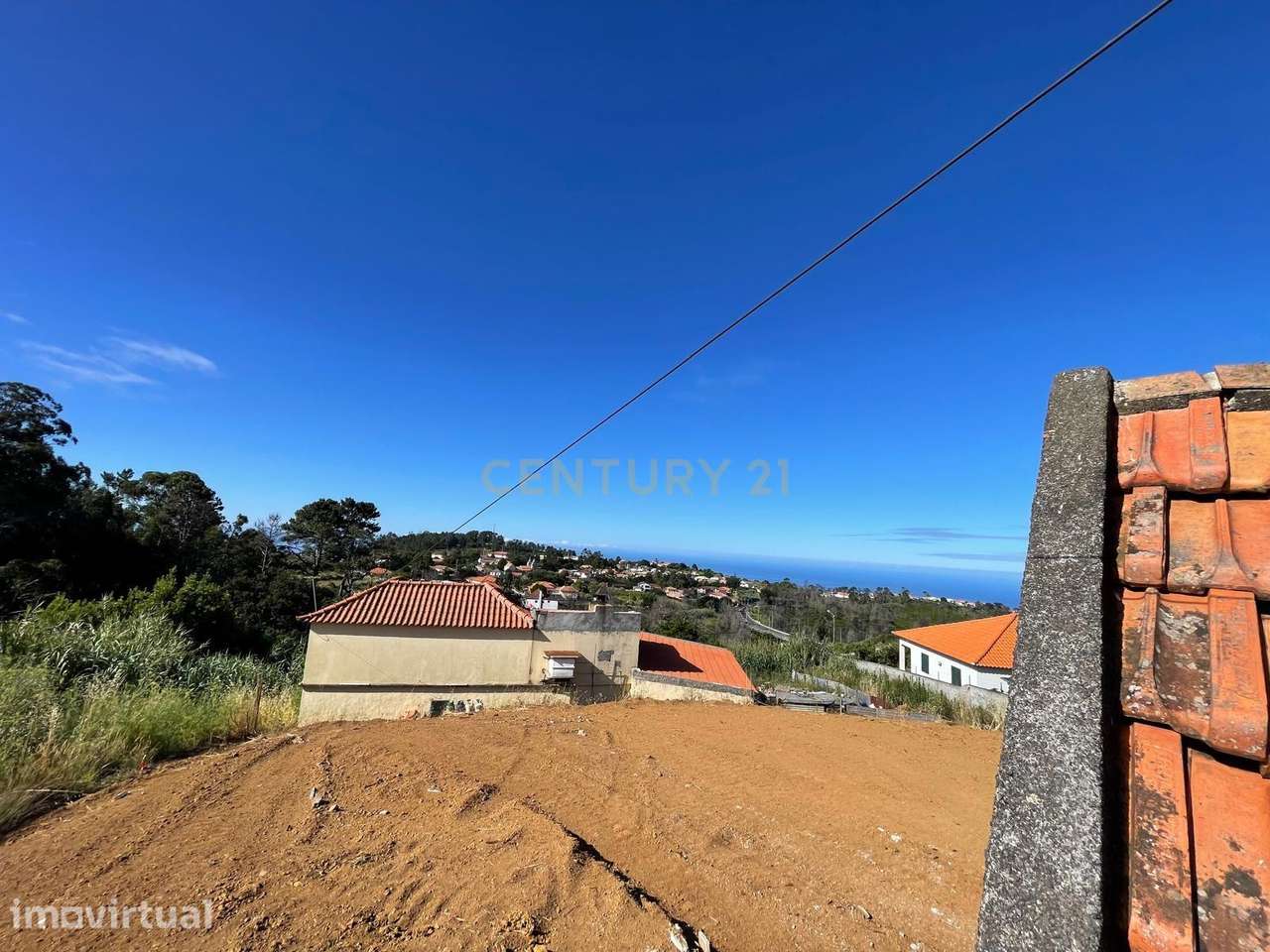 Casa Tradicional em Pedra para Renovar na Calheta - Grande imagem: 2/6