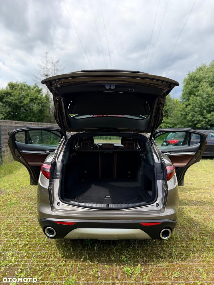 Alfa Romeo Stelvio 2.2 JTDM - 10