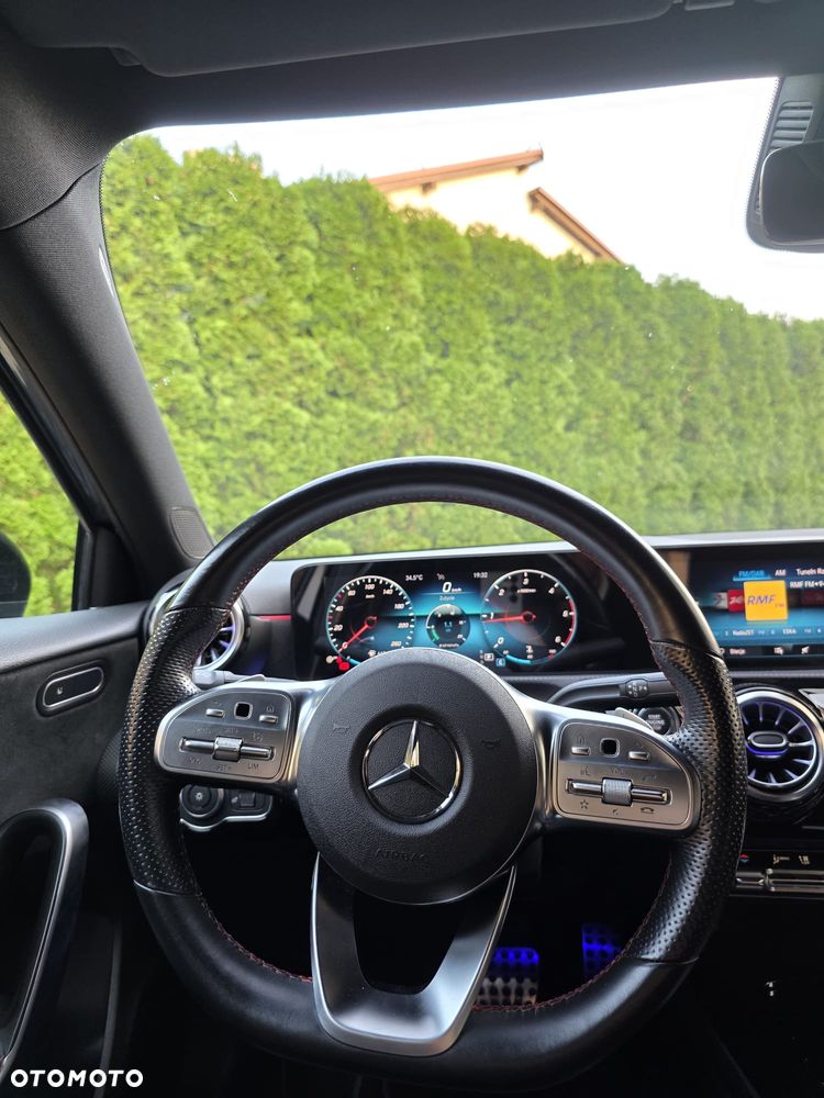 Mercedes-Benz Klasa A 200 d 4-Matic AMG Line 8G-DCT - 32