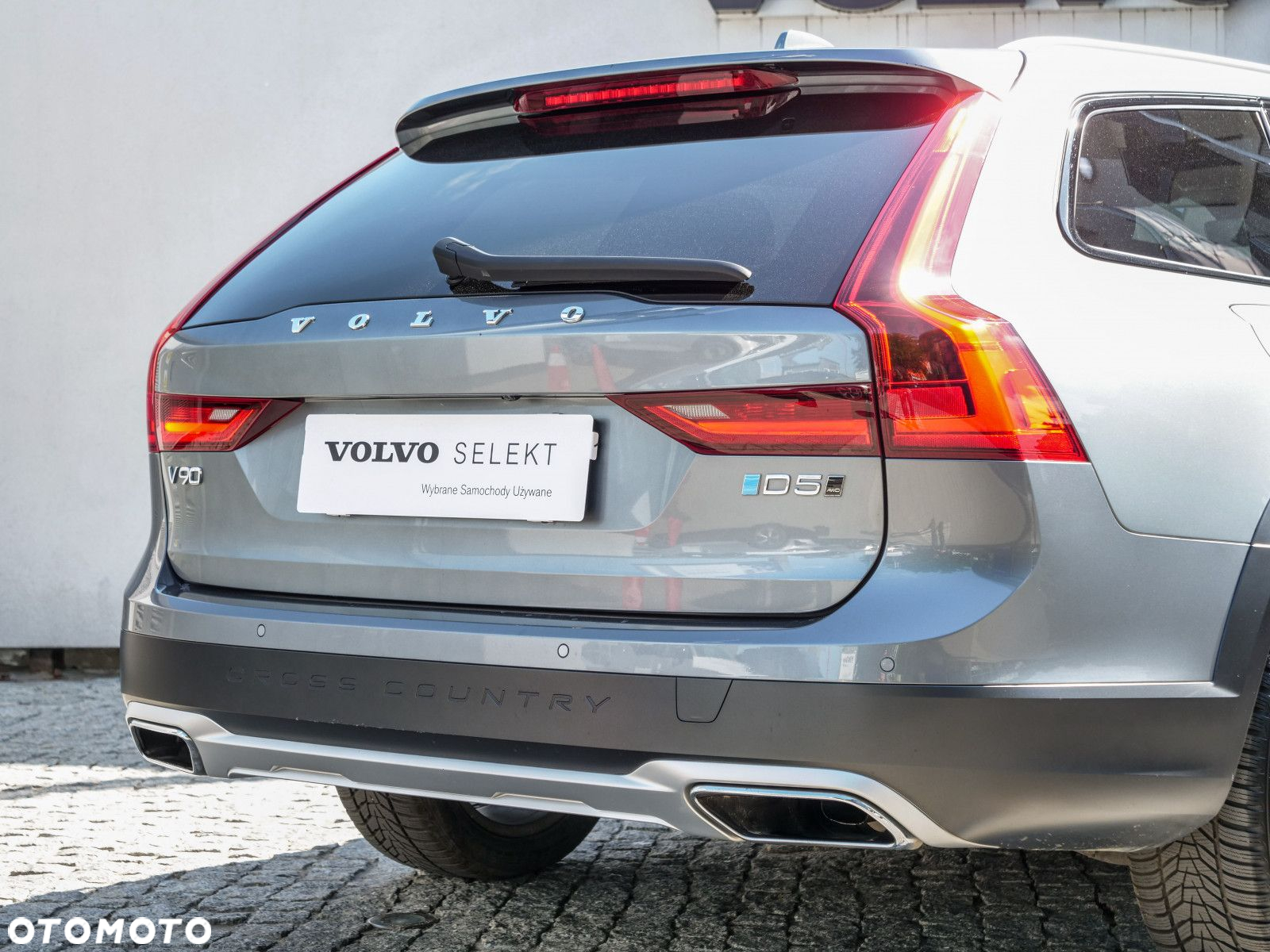 Volvo V90 Cross Country - 9