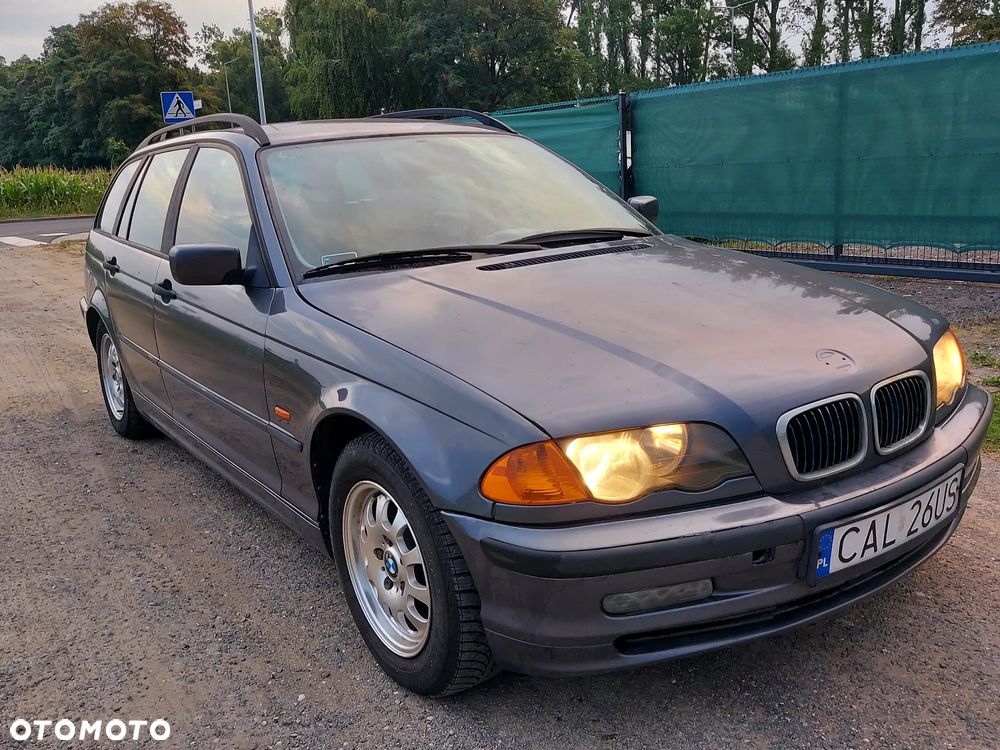 BMW Seria 3 318i - 1