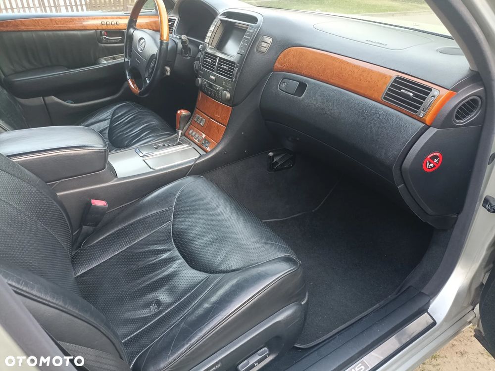 Lexus LS Prezydent - 7