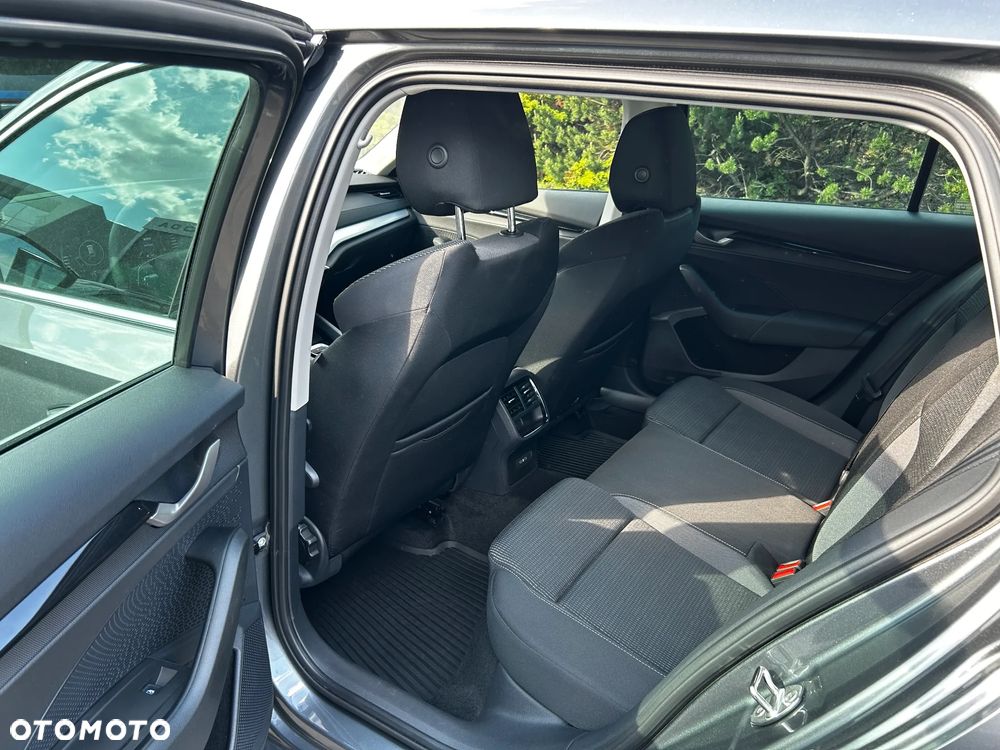 Skoda Octavia 2.0 TDI Selection DSG - 13
