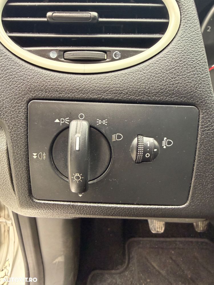 Ford Focus 1.6 TDCI DPF Style - 18