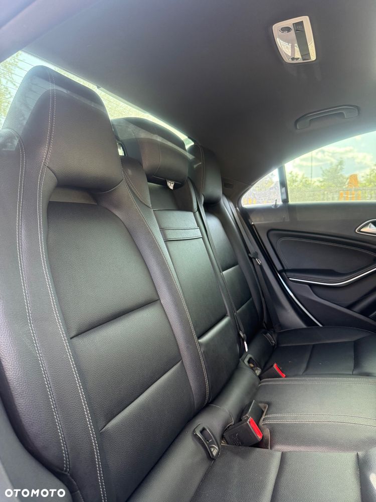 Mercedes-Benz CLA 250 7G-DCT - 11