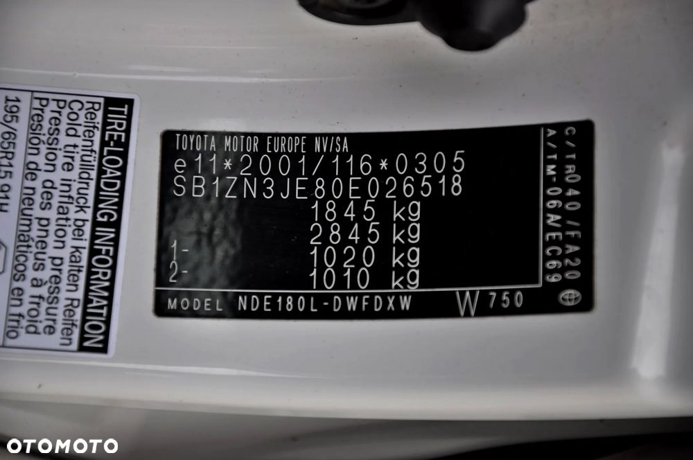 Toyota Auris 1.4 D-4D Premium Comfort - 36