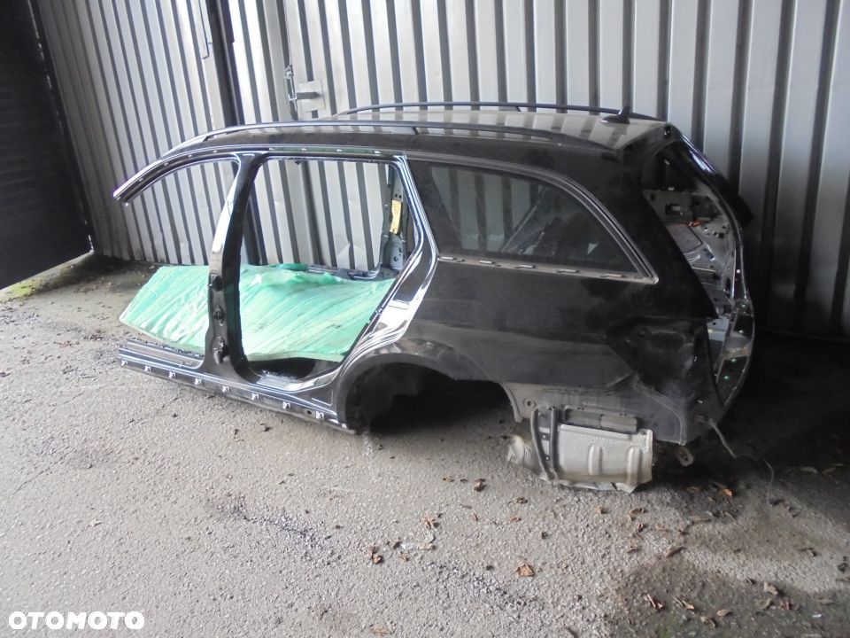MERCEDES E KLASA W212 KOMBI CWIARTKA TYL DACH PAS