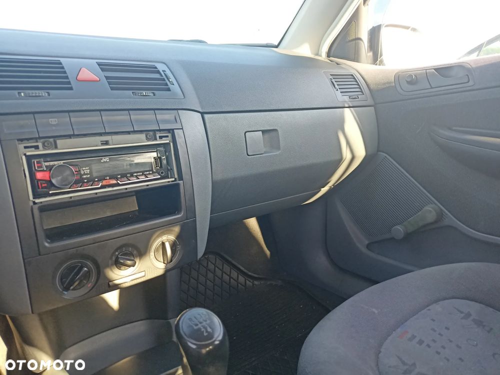Skoda Fabia - 11