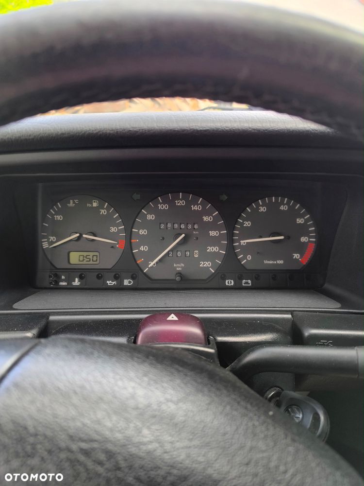 Volkswagen Passat 1.8 CL - 13