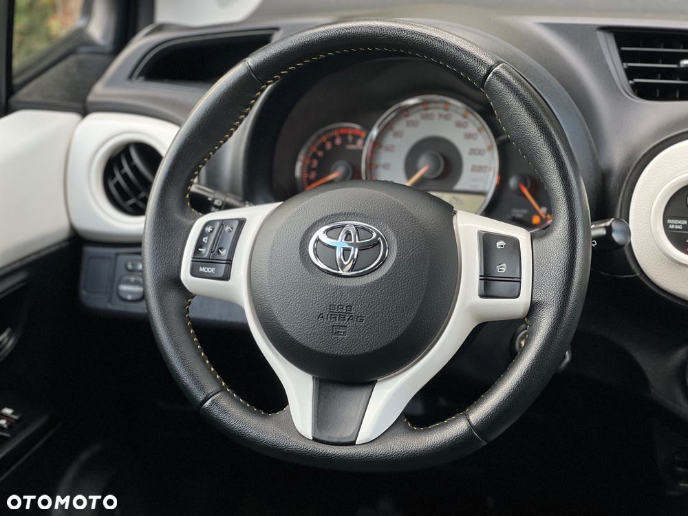Toyota Yaris 1.33 Business Edition - 32