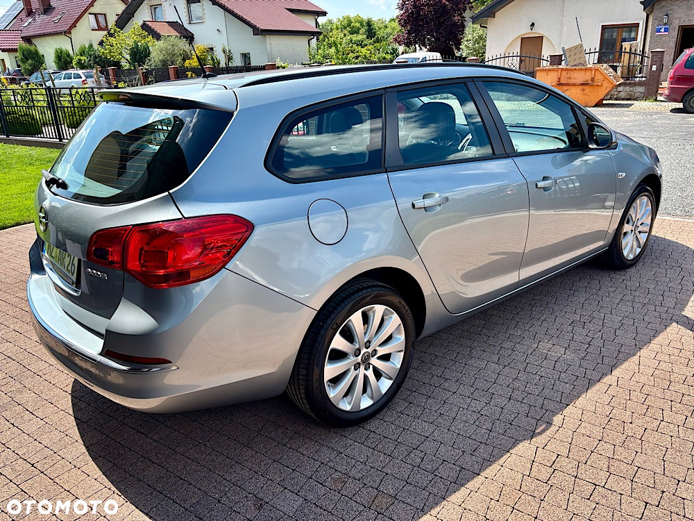 Opel Astra IV 1.4 T Cosmo - 3