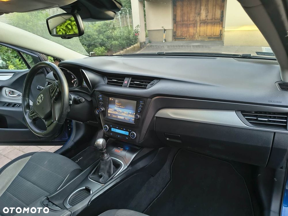 Toyota Avensis - 5