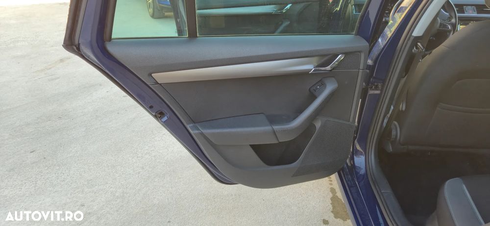 Skoda Octavia Combi 1.6 TDI (Green tec) Joy - 11