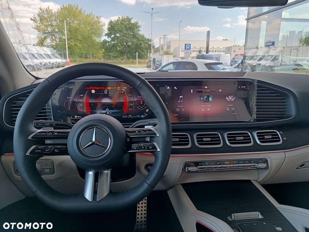 Mercedes-Benz GLS - 31