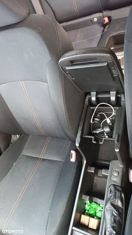 Subaru Forester 2.0D VR 000 - 17
