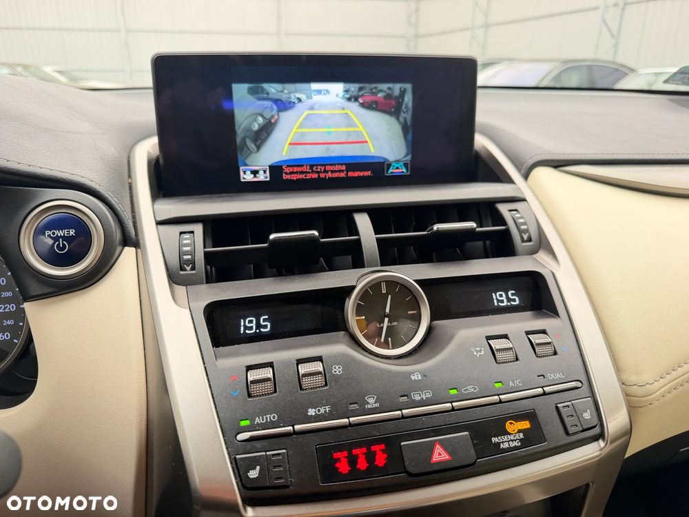 Lexus NX 300h Elegance AWD - 10