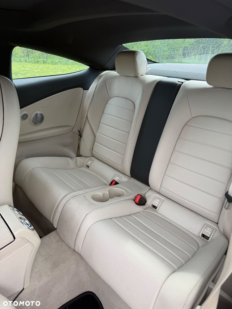 Mercedes-Benz Klasa C 300 7G-TRONIC - 8