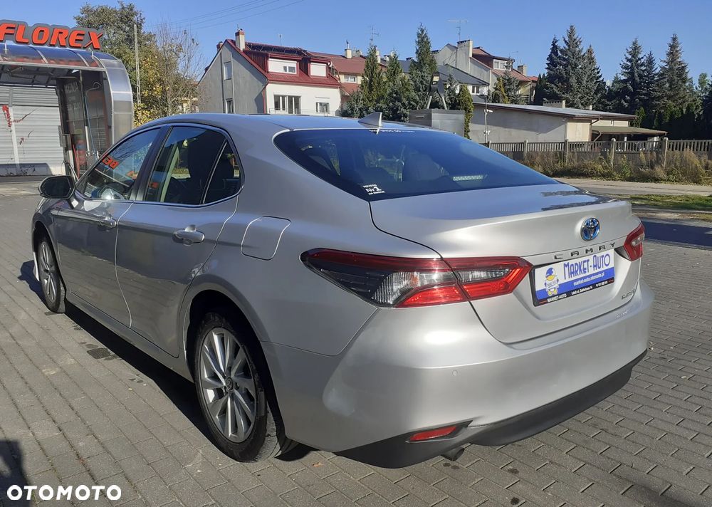 Toyota Camry 2023 photo 3