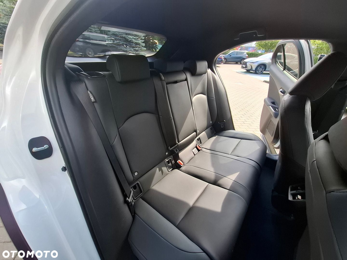 Lexus UX - 25