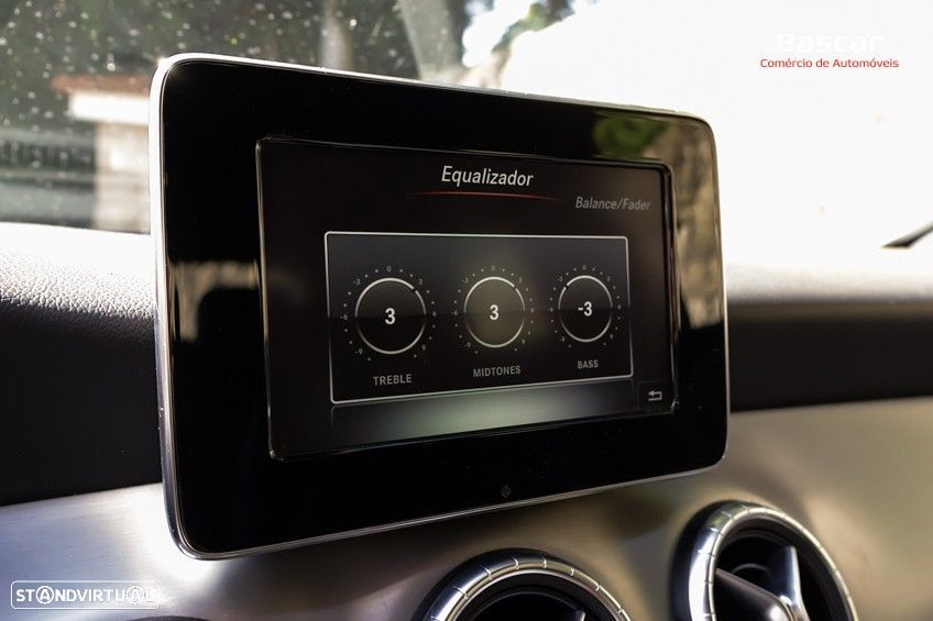 Mercedes-Benz CLA 200 d AMG Line - 38