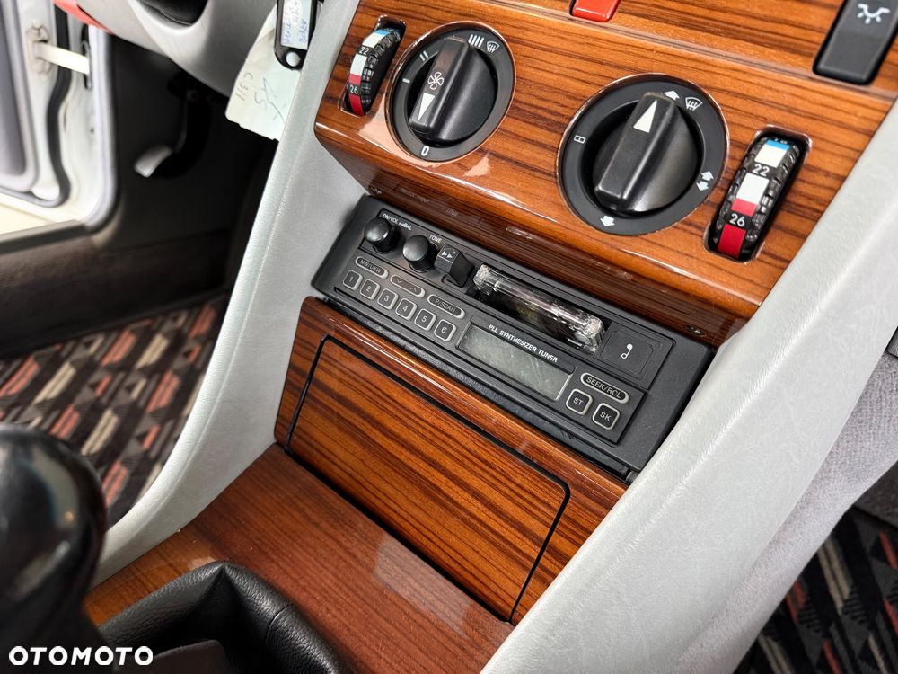 Mercedes-Benz W124 (1984-1993) - 40