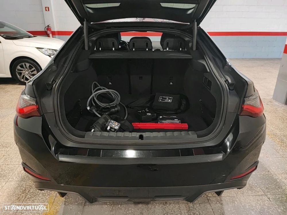 BMW i4 eDrive40 Desportiva M - 12