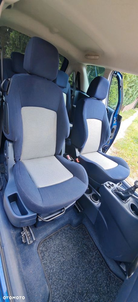 Peugeot 1007 - 12
