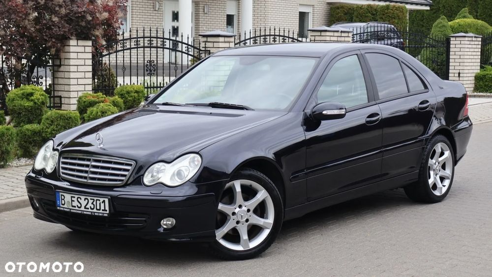 Mercedes-Benz C-Class 2006 photo 4
