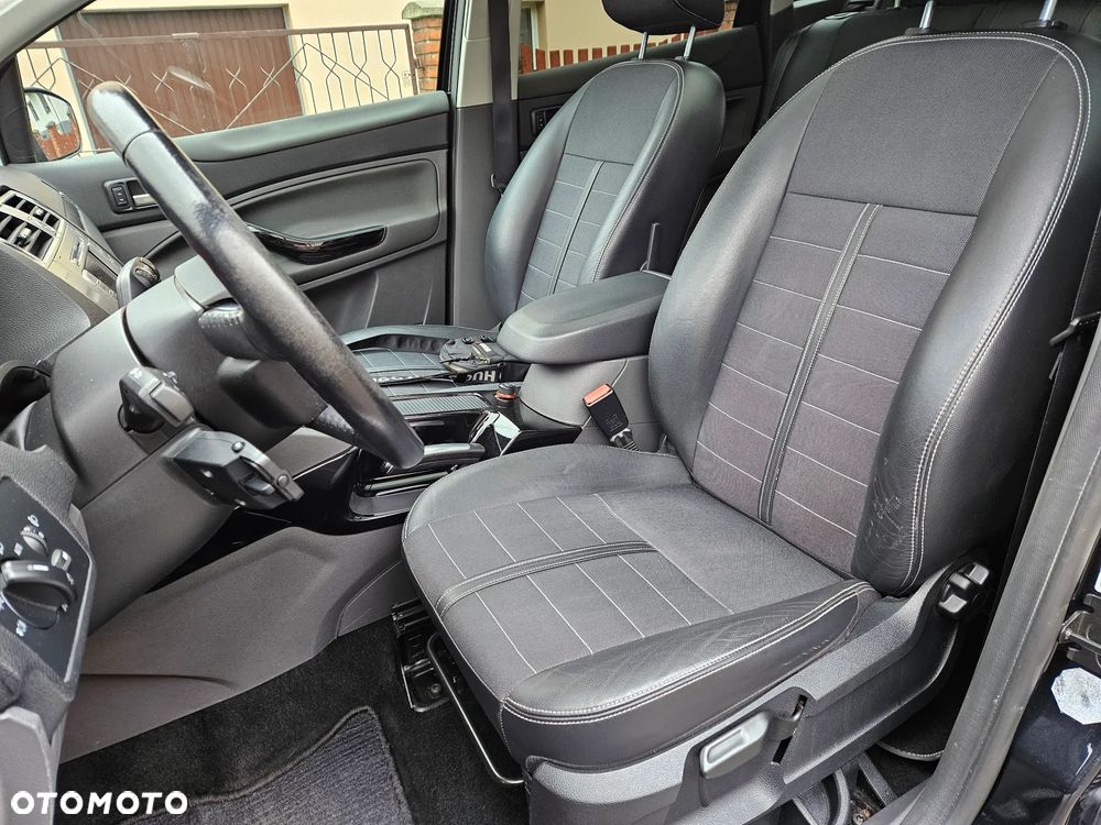 Ford Kuga 2.0 TDCi 4x4 Titanium - 28