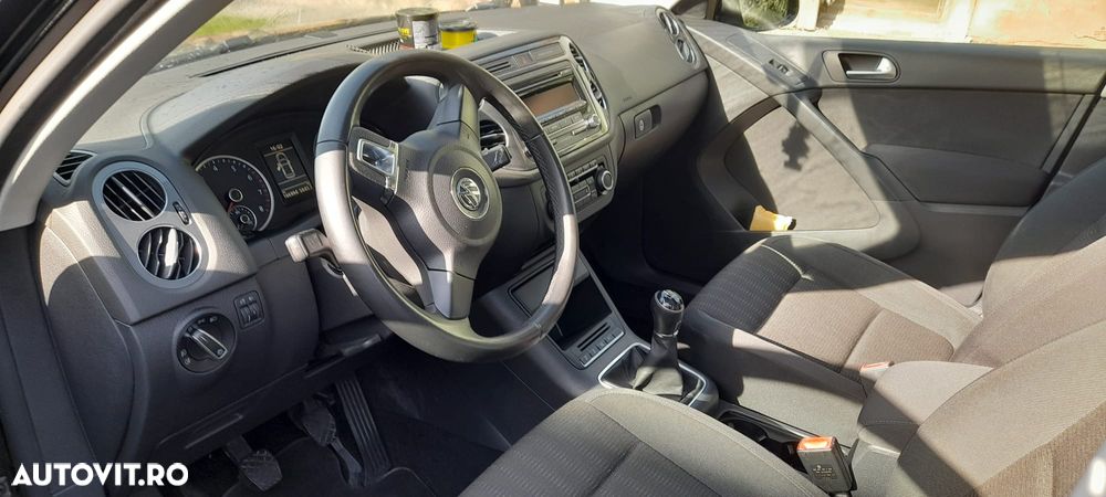 Volkswagen Tiguan - 2