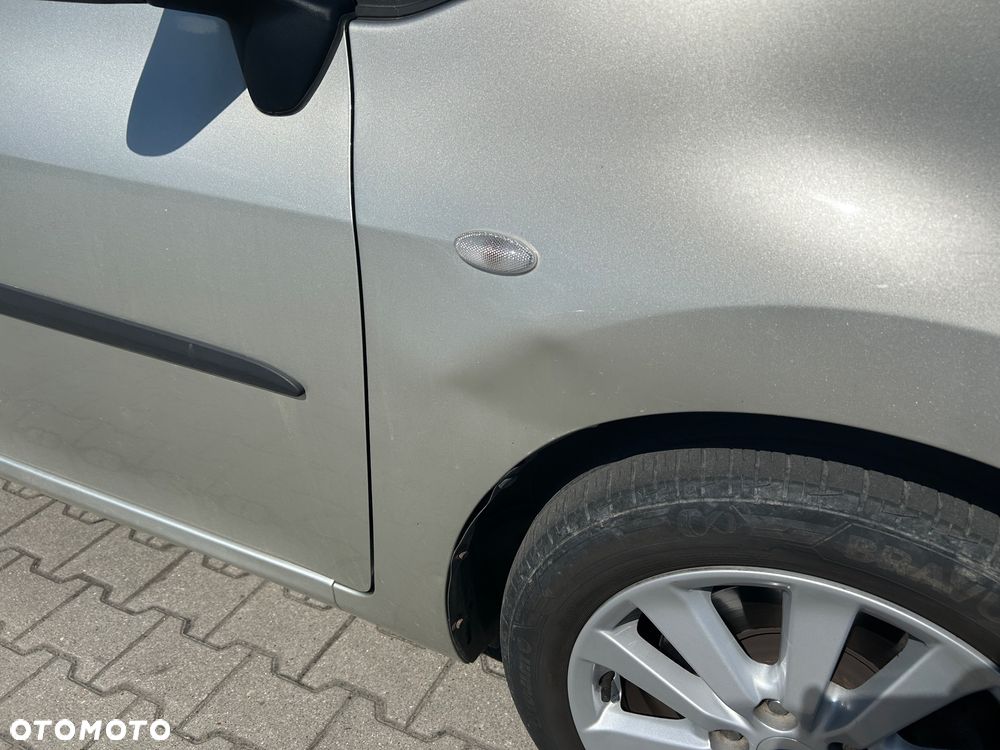 Toyota Auris 2.0 D-4D Sol - 11