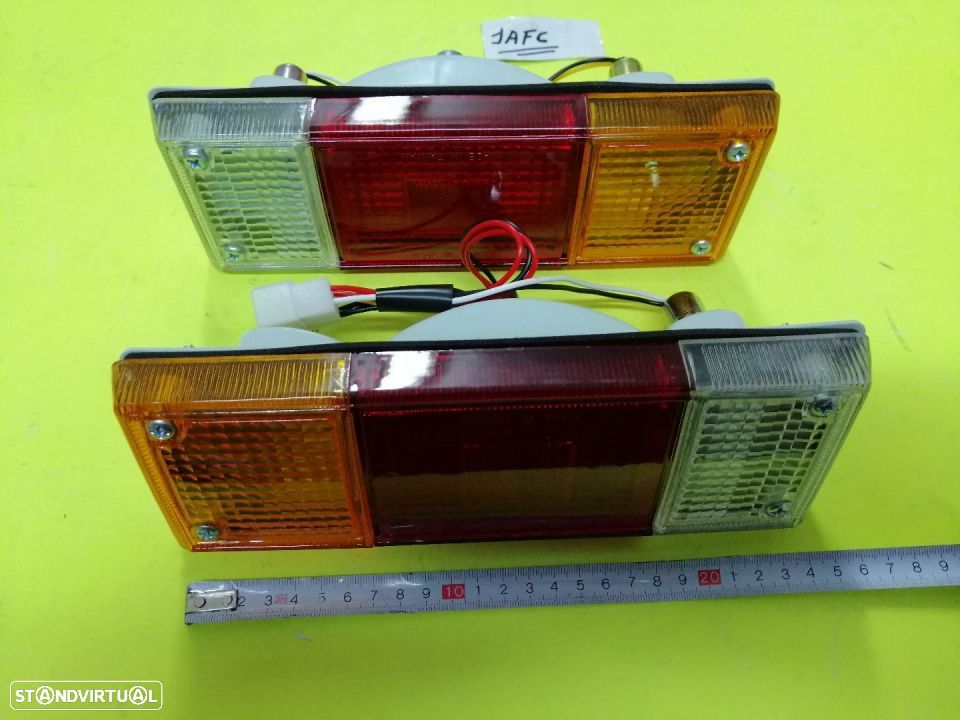 Farolim / Farolins de trás Mazda B2200 e E2200 B2500 NOVOS - 1