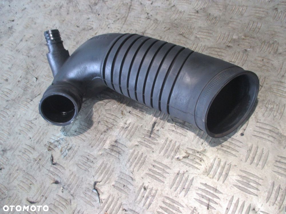 VW PASSAT B5 1,9tdi AWX 130km rura powietrza 8D0129615K - 3