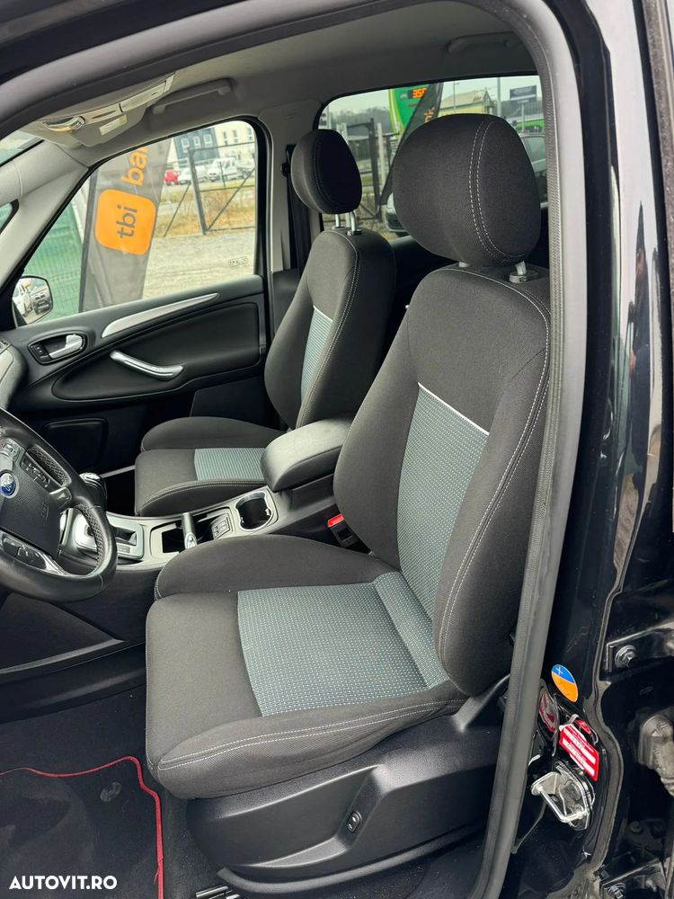 Ford S-Max 2.0 TDCi Powershift Titanium - 33