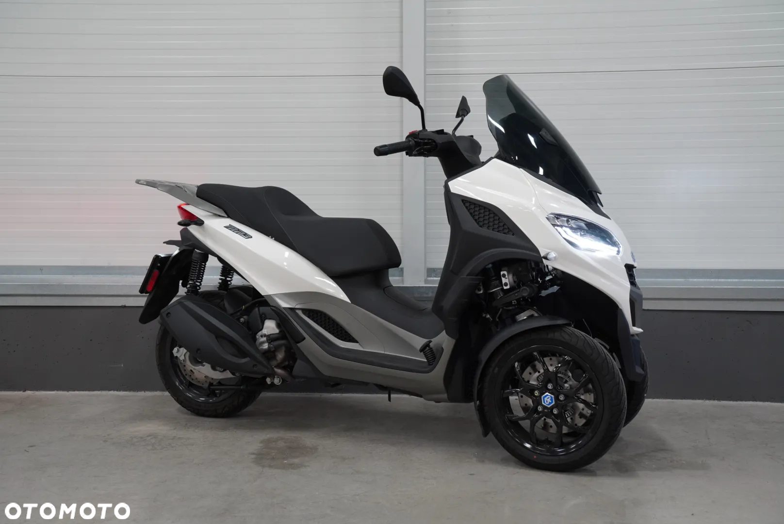 Piaggio MP-3 - 10