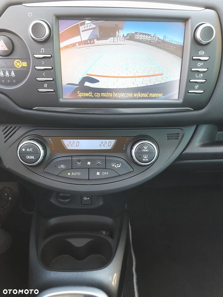 Toyota Yaris - 10