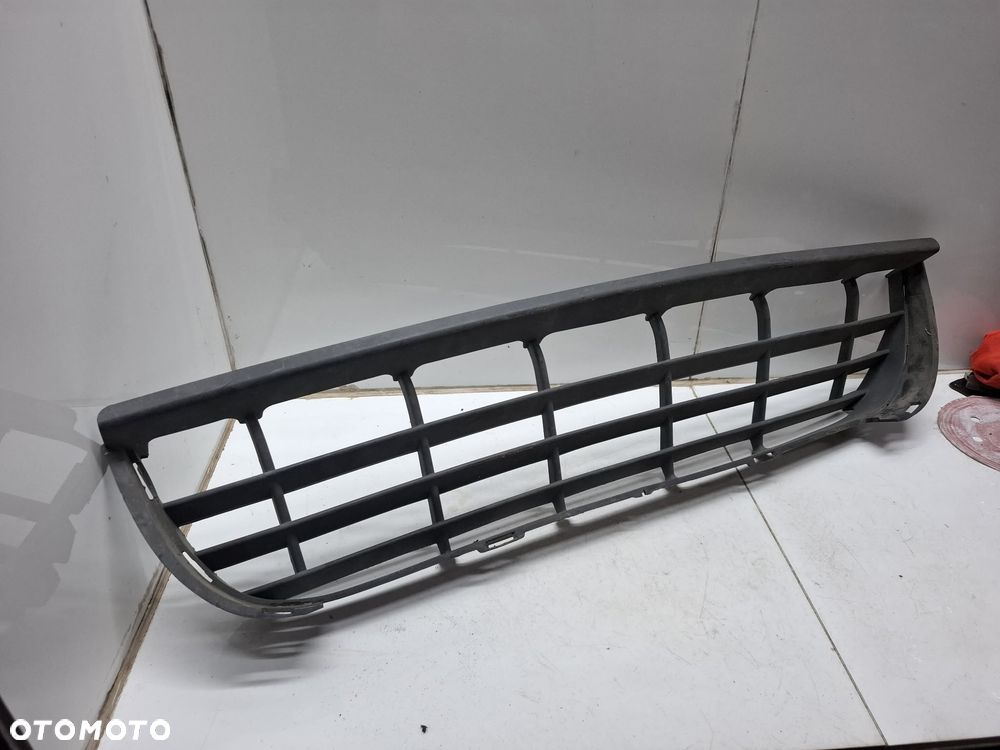 KRATKA ZDERZAKA PRZEDNIEGO PRZÓD ATRAPA VW CRAFTER 2E0 2e0807835a - 2
