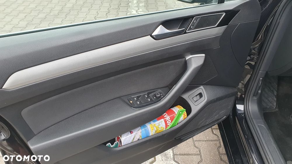 Volkswagen Passat 2.0 TDI BMT Comfortline - 12