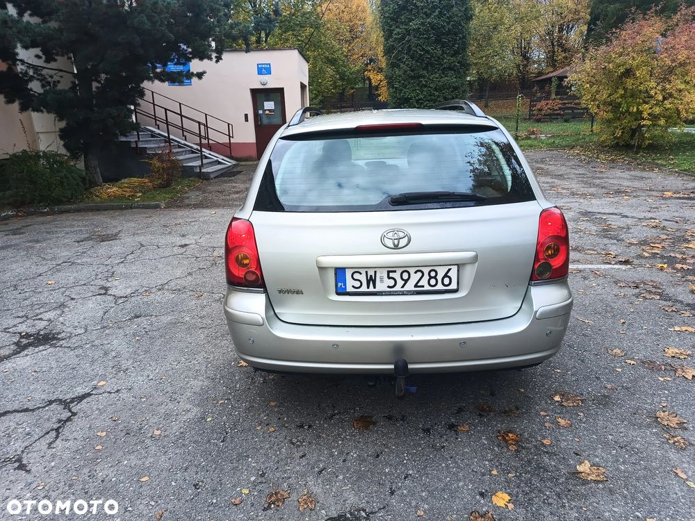 Toyota Avensis 2003 photo 4