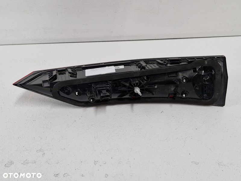 BMW X1 U11 LAMPA LEWY TYŁ TYLNA W KLAPĘ - 5