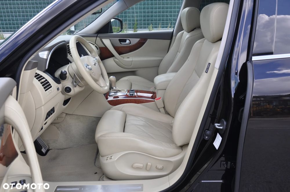 Infiniti QX70 - 37