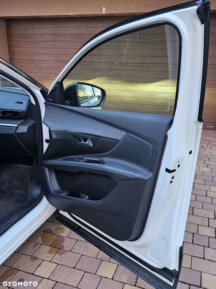 Peugeot 5008 1.5 BlueHDi Allure S&S EAT8 - 34