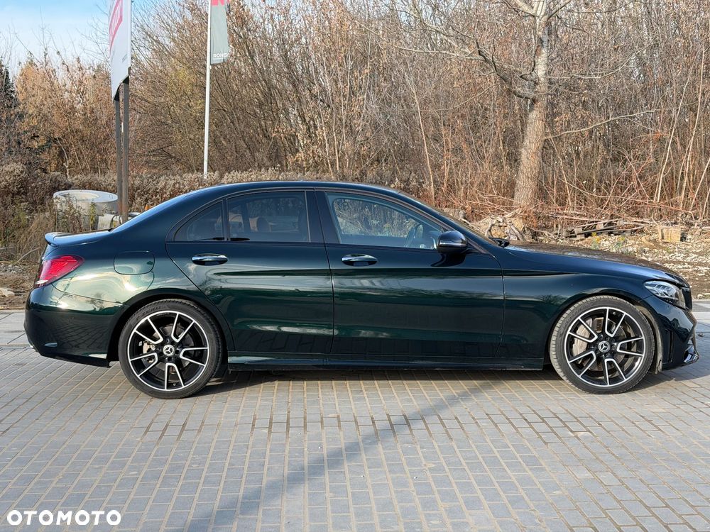 Mercedes-Benz Klasa C 300 9G-TRONIC Night Edition - 5