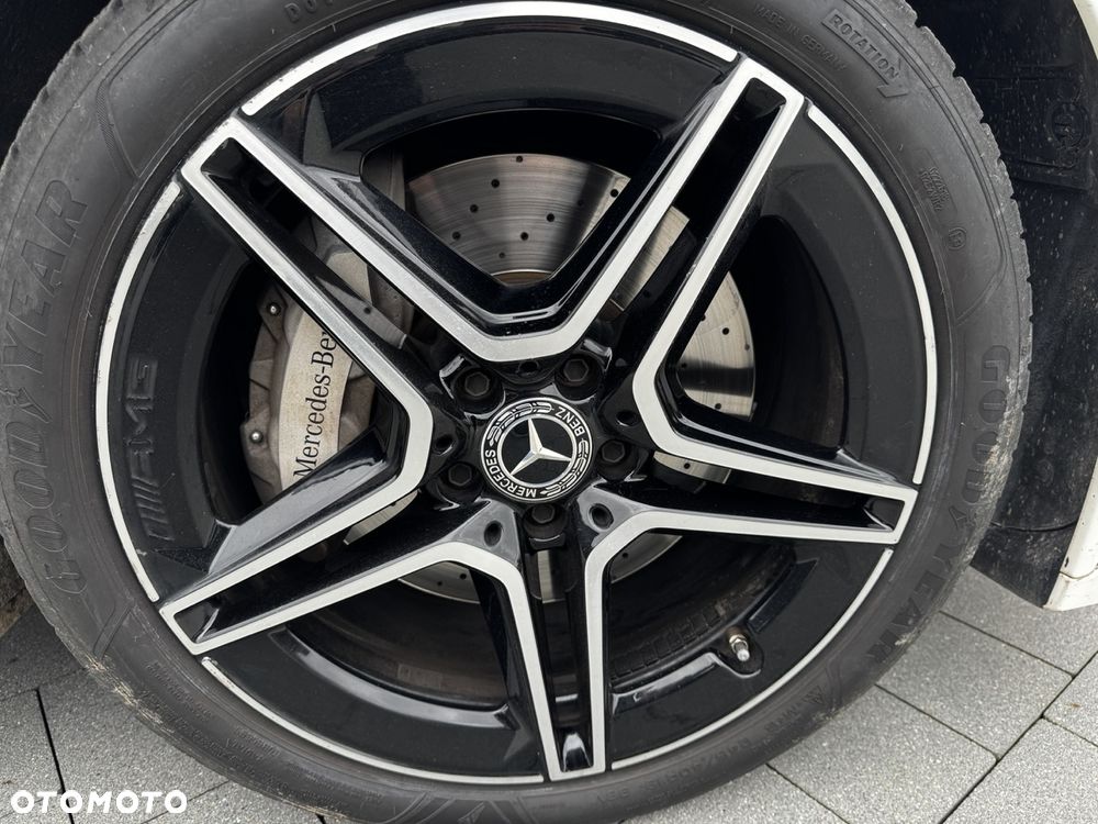 Mercedes-Benz CLS 300 d 4Matic 9G-TRONIC AMG Line - 17
