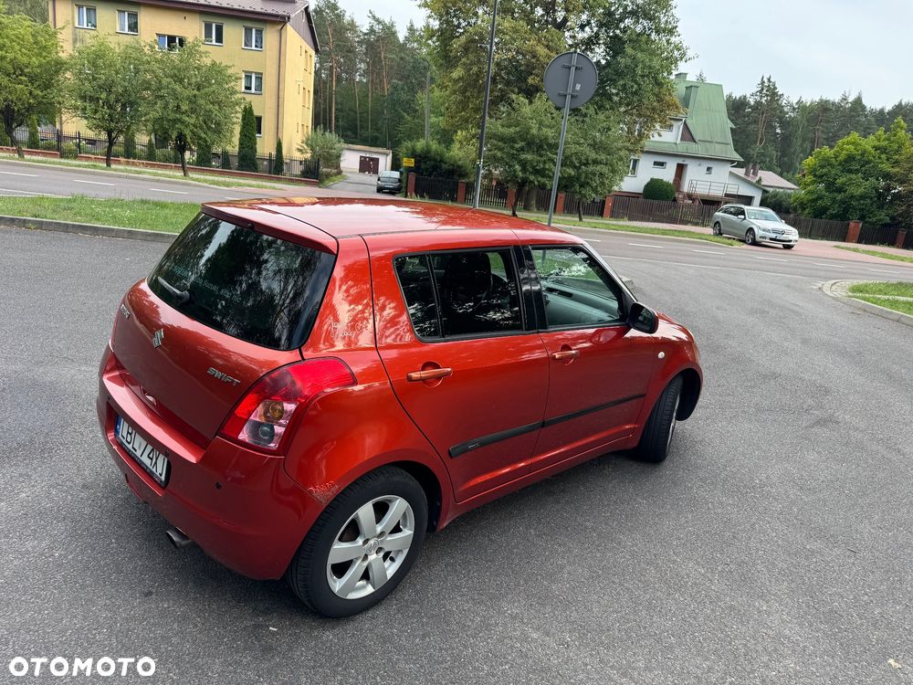 Suzuki Swift 1.3 JB Edition - 4
