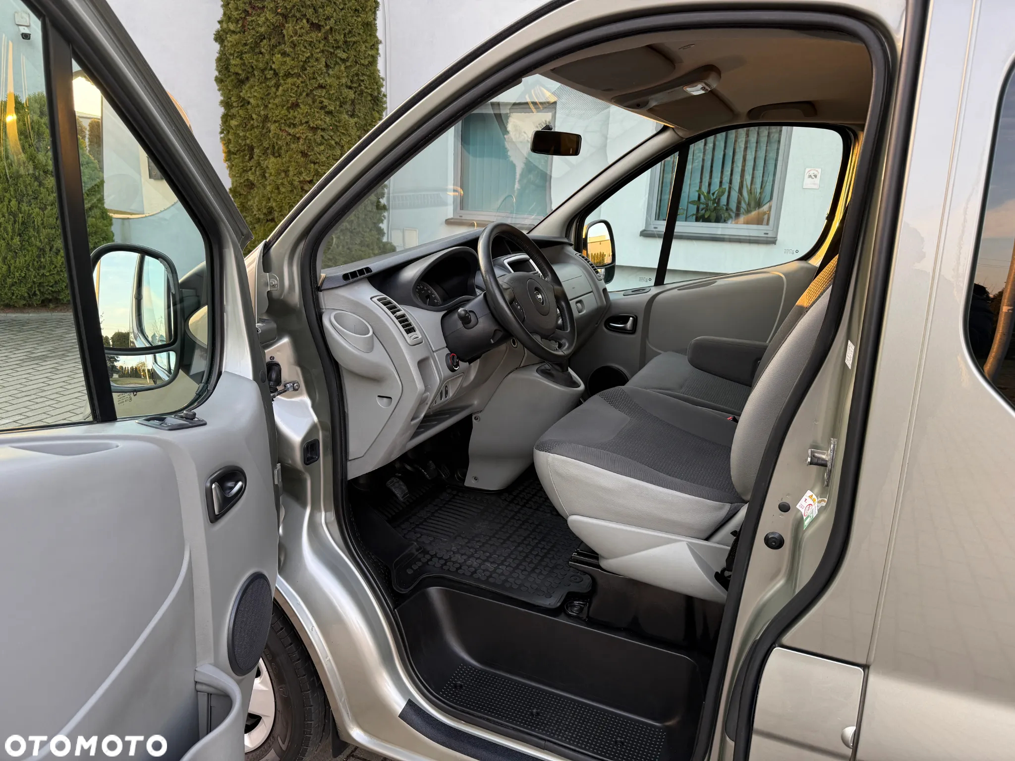 Opel Vivaro - 12