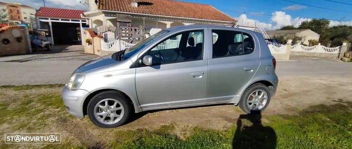 Toyota Yaris 1.0 Base - 2