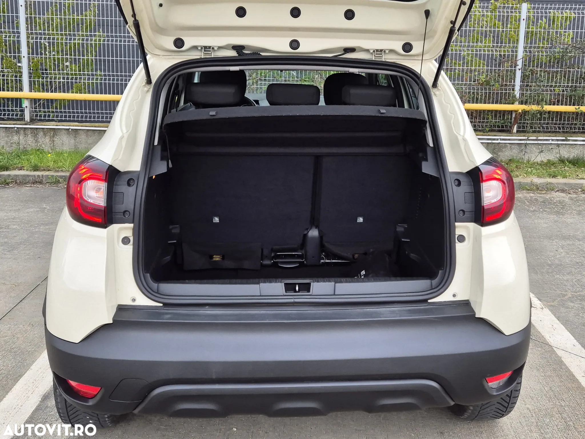 Renault Captur TCe Life Evo - 16