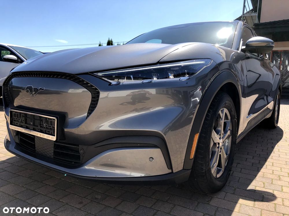 Ford Mustang Mach-E - 3