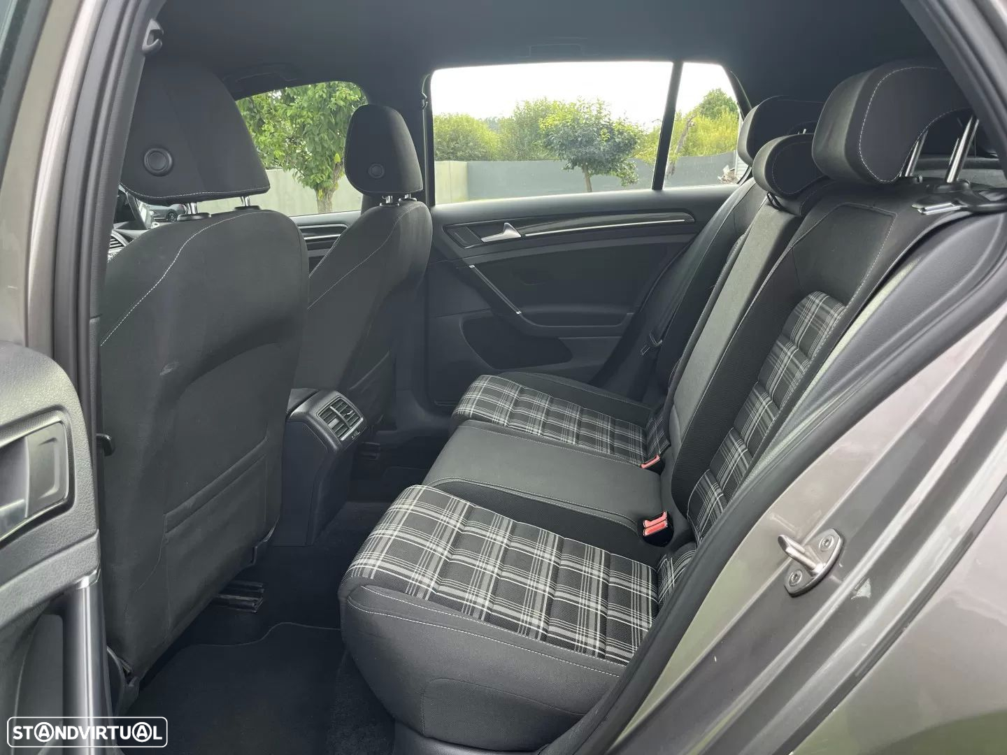 VW Golf 2.0 TDi GTD DSG - 34